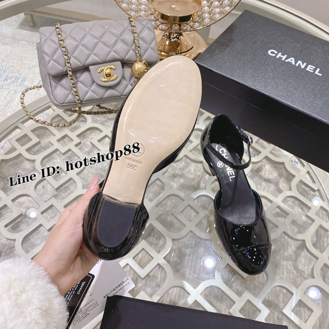 Chanel專櫃走秀新款小牛漆皮單皮鞋 香奈兒2022早春新款中空單鞋 dx1401